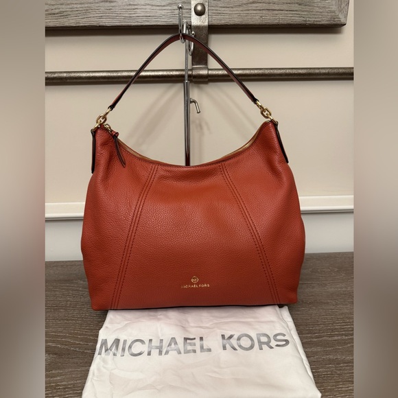 NWT Michael Kors Sienna shoulder bag. - Picture 1 of 13